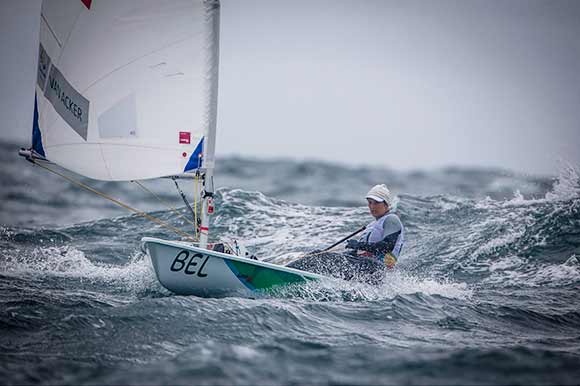 Olympisch zeilen Rio Laser Radial klasse, paar topfavorieten kijken tegen DSQ aan